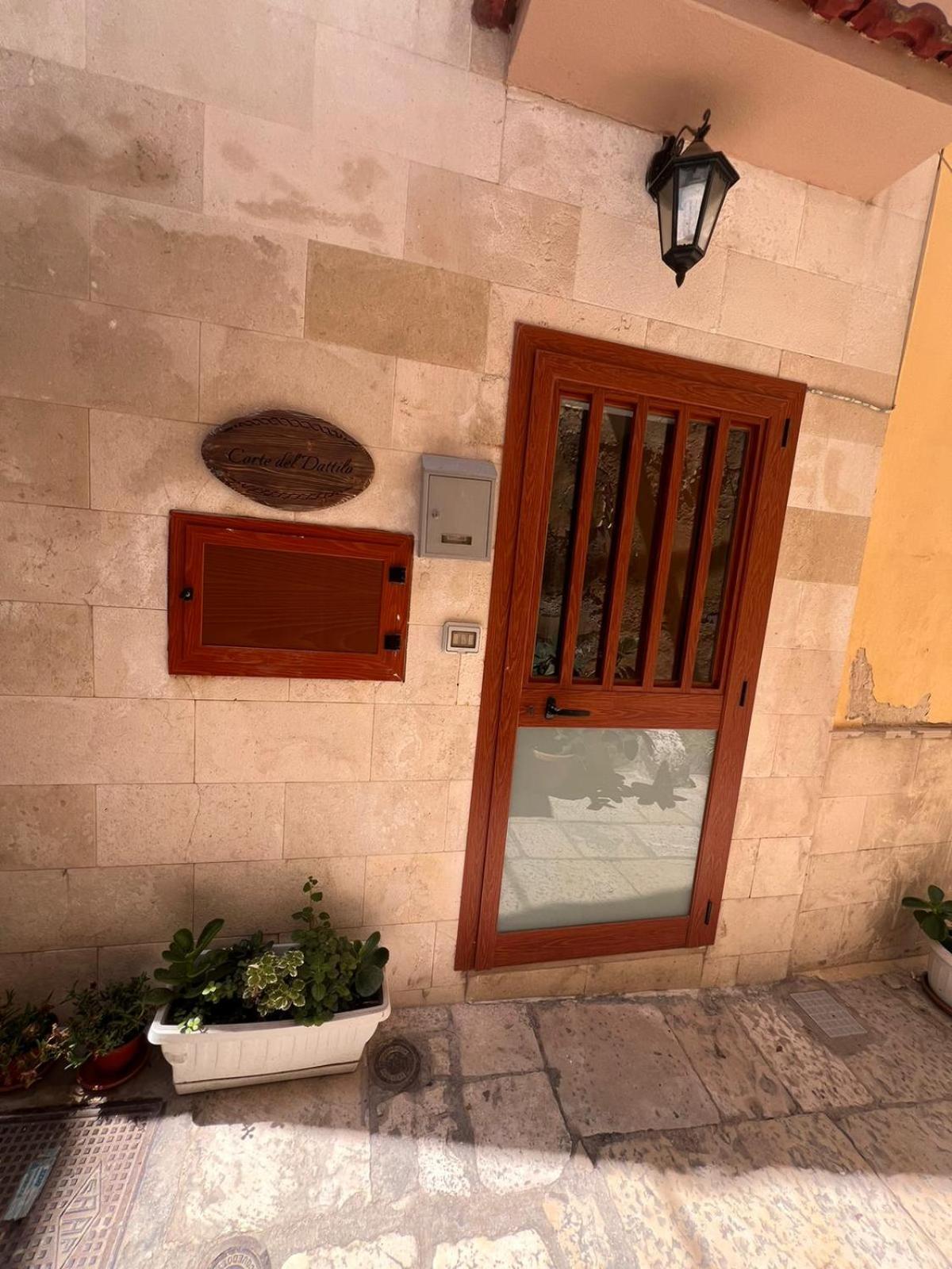 Corte Del Dattilo Nel Borgo Antico Bari Exterior photo